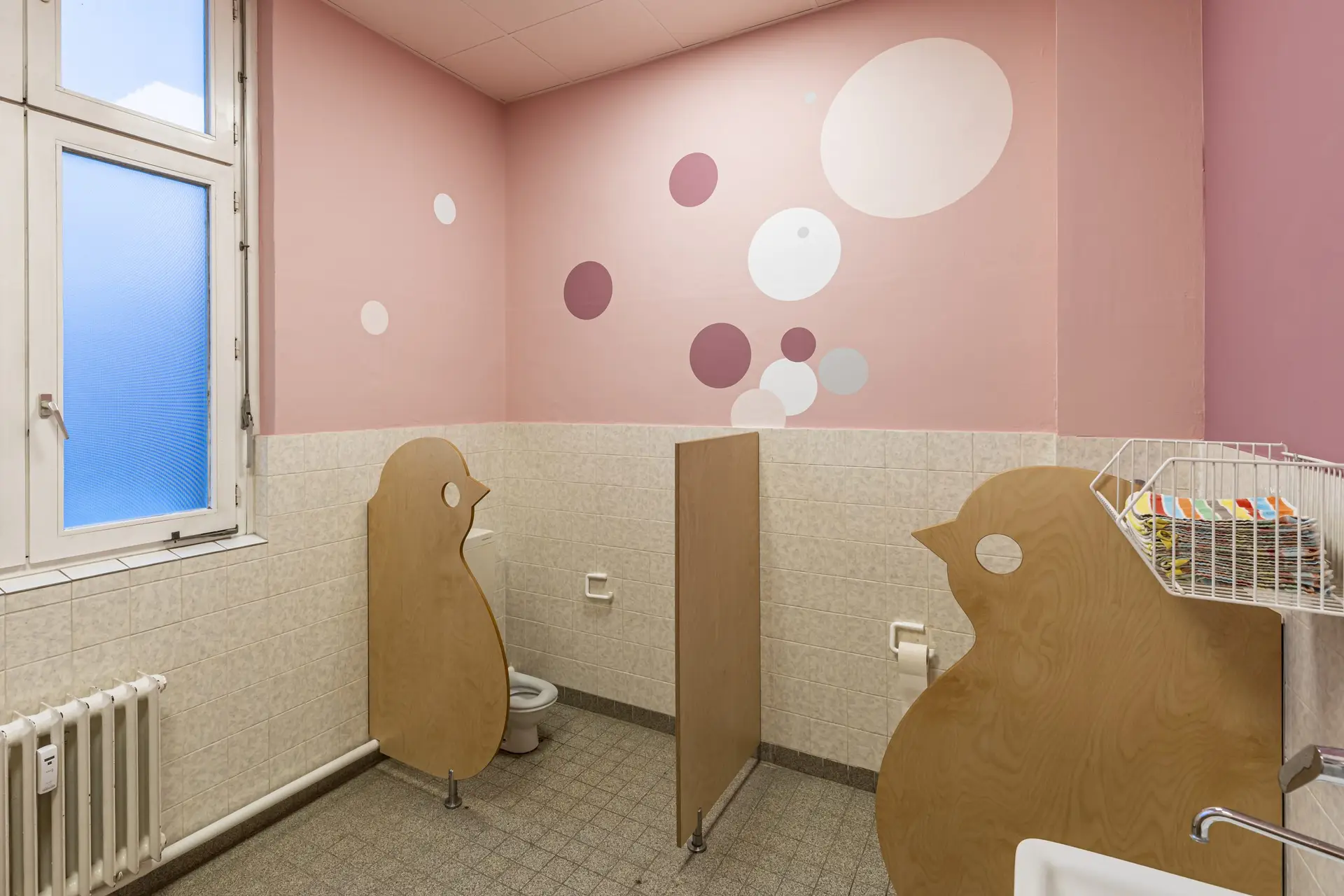 Neugestaltung Kindertagesstätte Toilette Mädchen