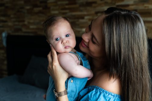 Melissa Muilwijk Fotografie-portret van moeder met baby - newbornfotograaf dordrecht