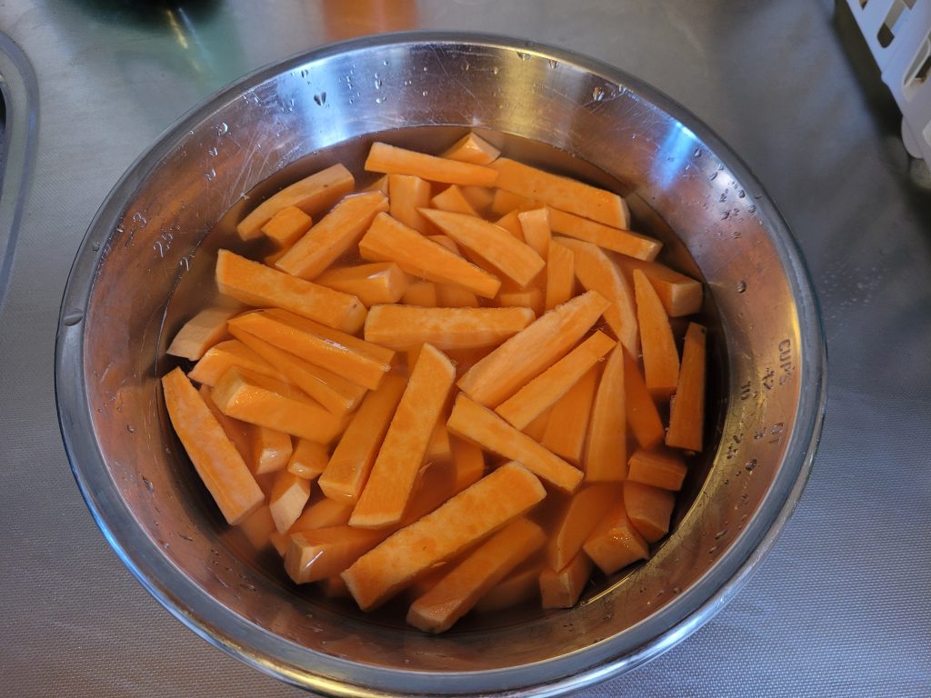 How to make home-made delicious sweet potato-fries4