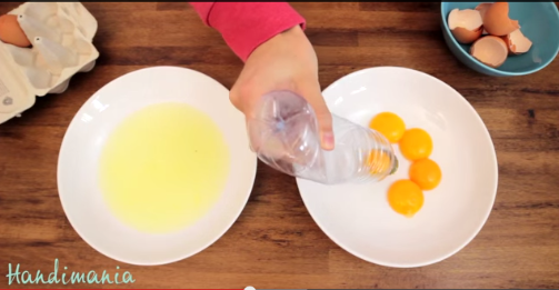 Enfin une technique simple et qui marche à tous les coups pour séparer le blanc du jaune des oeufs