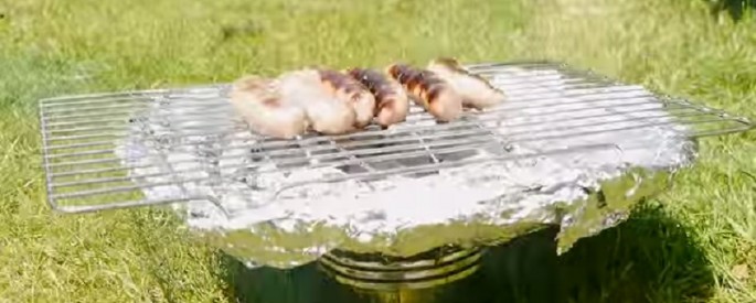 Comment faire un barbecue avec une boite de conserve métallique