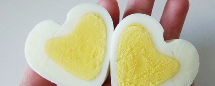 Comment faire un cœur avec un œuf cuit dur!