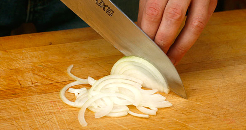 Voici comment couper des oignons sans pleurer! Oui, c’est possible!