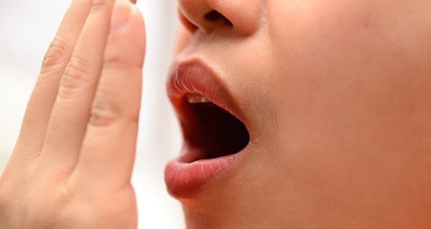 7 Astuces faciles pour se débarrasser de la mauvaise haleine