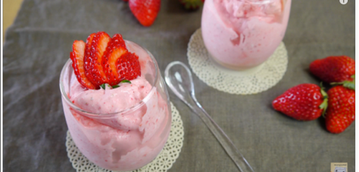 Une crème glacée à la fraise à réaliser facilement à la maison ! Difficile de faire plus simple…