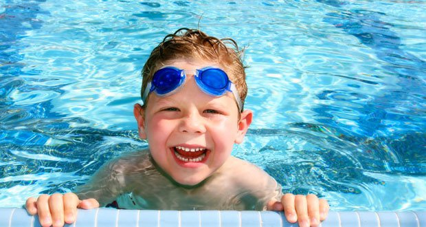 Il meurt de noyade après avoir quitté la piscine