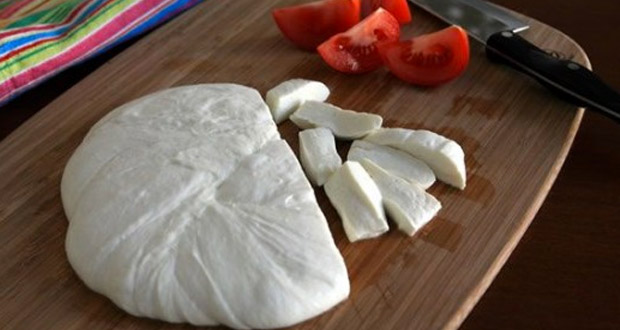 Comment fabriquer de la mozzarella en trente minutes à la maison