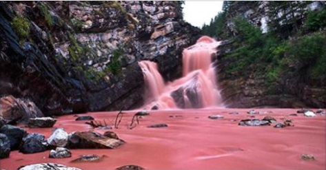 Cette chute rose est sans conteste l’un des plus beaux trésors cachés du canada!