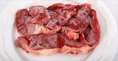 Faites dégeler votre viande en quelques minutes seulement avec cette méthode sans danger!