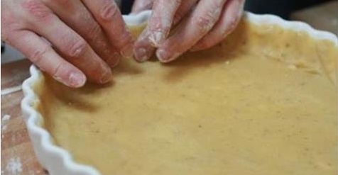 La recette parfaite de la pâte à tarte ultra rapide et sans se salir les mains