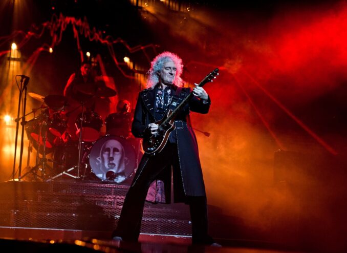 QUEEN + ADAM LAMBERT (Live at The Metro Arena, Newcastle, U.K., December 1, 2017) QUEEN + ADAM LAMBERT (Live at The Metro Arena, Newcastle, U.K., December 1, 2017)
