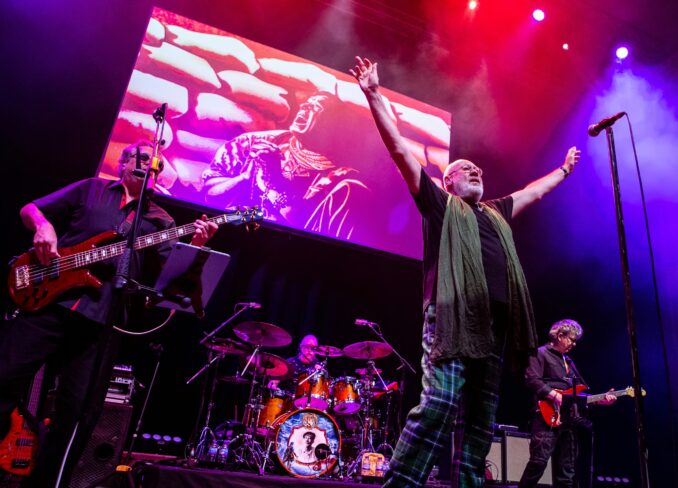 FISH (Live at The City Hall, Newcastle, U.K., March 6, 2025) FISH (Live at The City Hall, Newcastle, U.K., March 6, 2025)