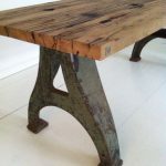 stoere tafel met oud onderstel