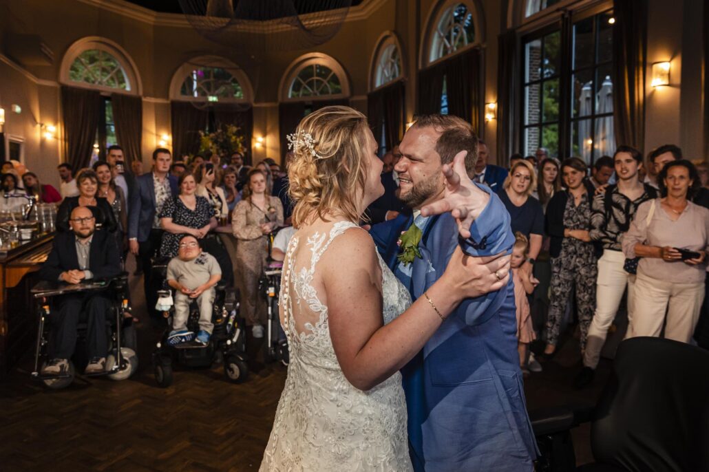 Trouwfotograaf Kasteel Ruurlo Achterhoek, voor het huwelijk van Elise & Niels voor emotionele trouwfoto's