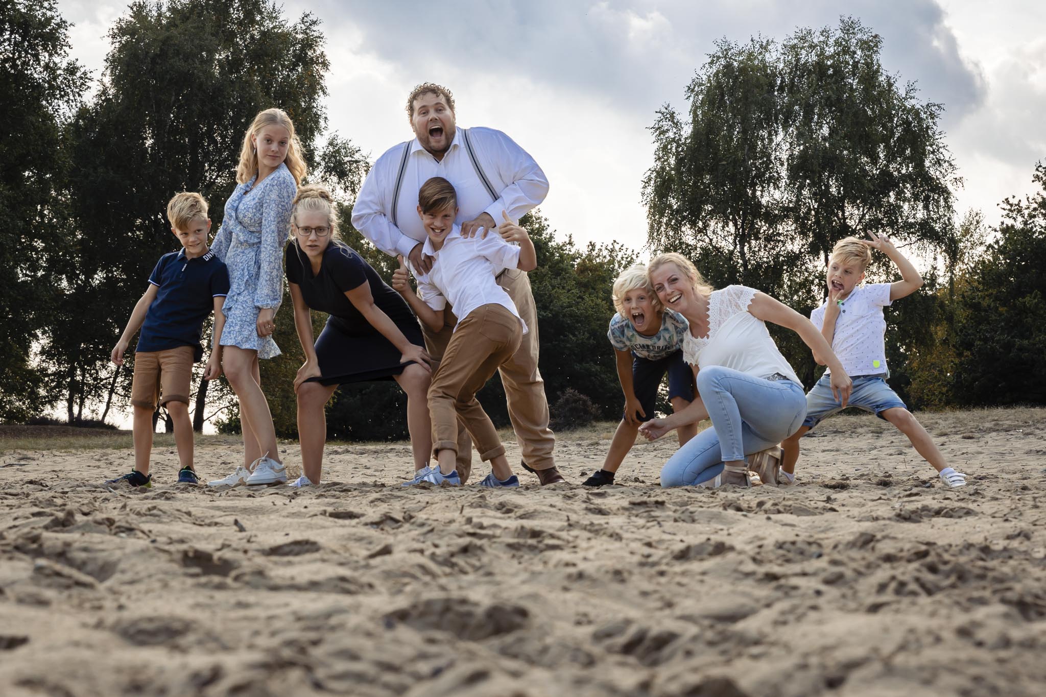 Familie-Fotoshoot-Posbank-Rheden-fotograaf-achterhoek-nederland-zandverstuiving-fotograaf-doetinchem-ongeposseerde-fotos