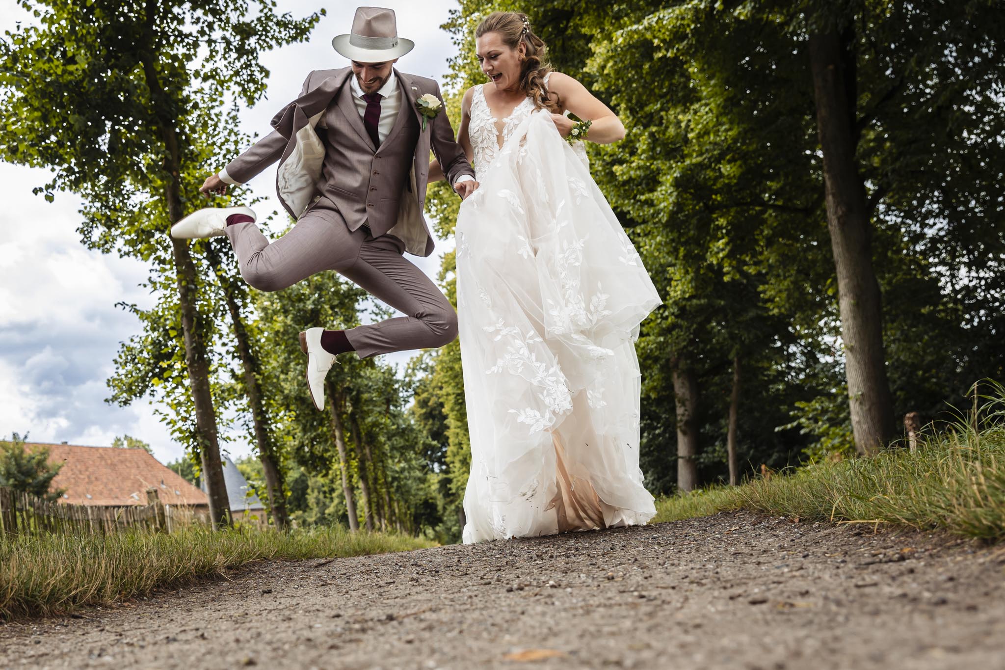 Trouwfotograaf-zeddam-Huwelijk-Tim-Josefine-Hotel-Montferland-fotograaf-achterhoek-doetinchem-bruidsfotografie-trouwfotograaf-nijmegen