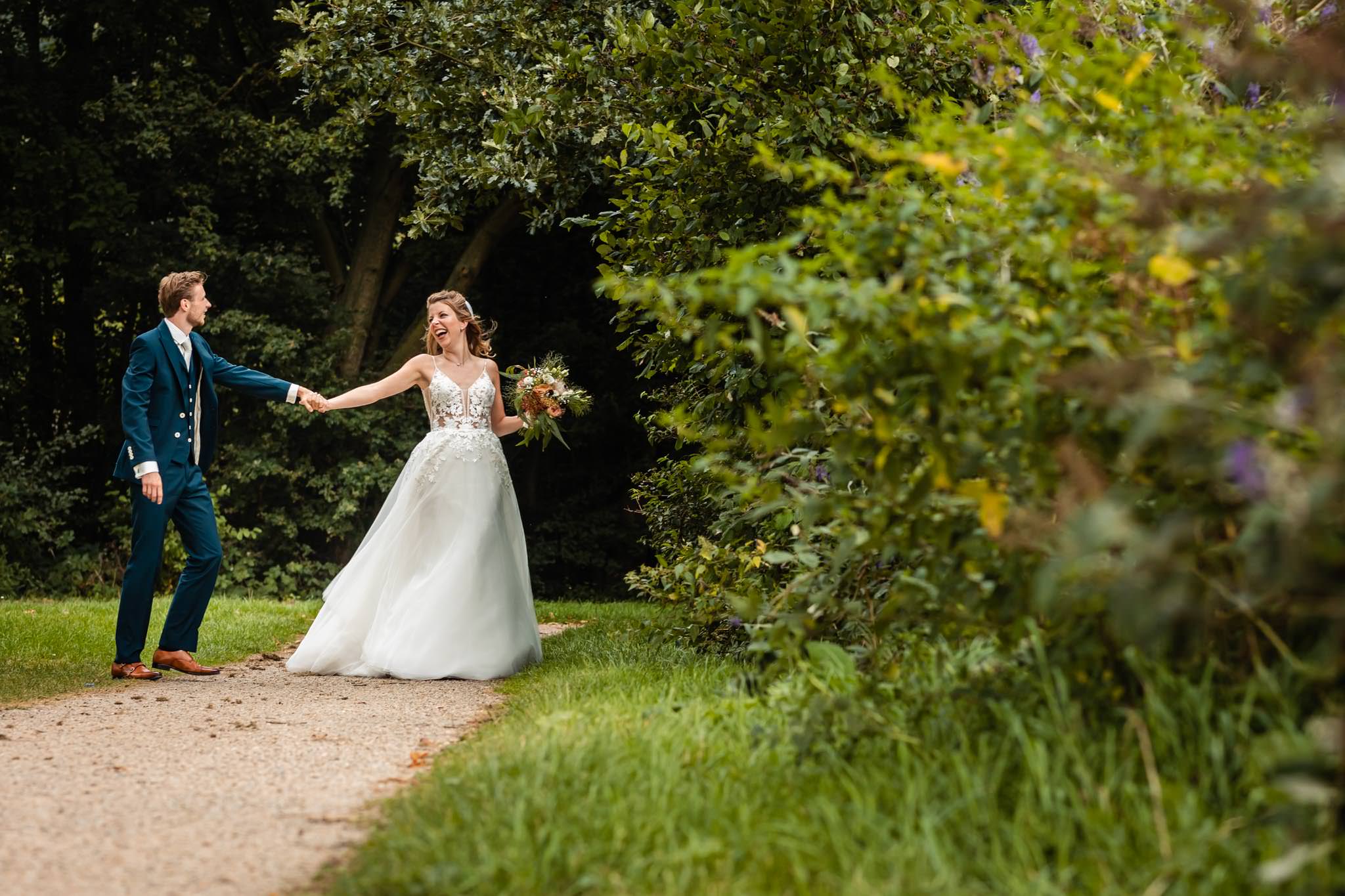 Trouwfotograaf-Bergershoek-bruiloft-fotograaf-trouwfotograaf-trouwfotografie-doetinchem-trouwjurk-trouwfoto-Maassluis-trouwen-fotograaf