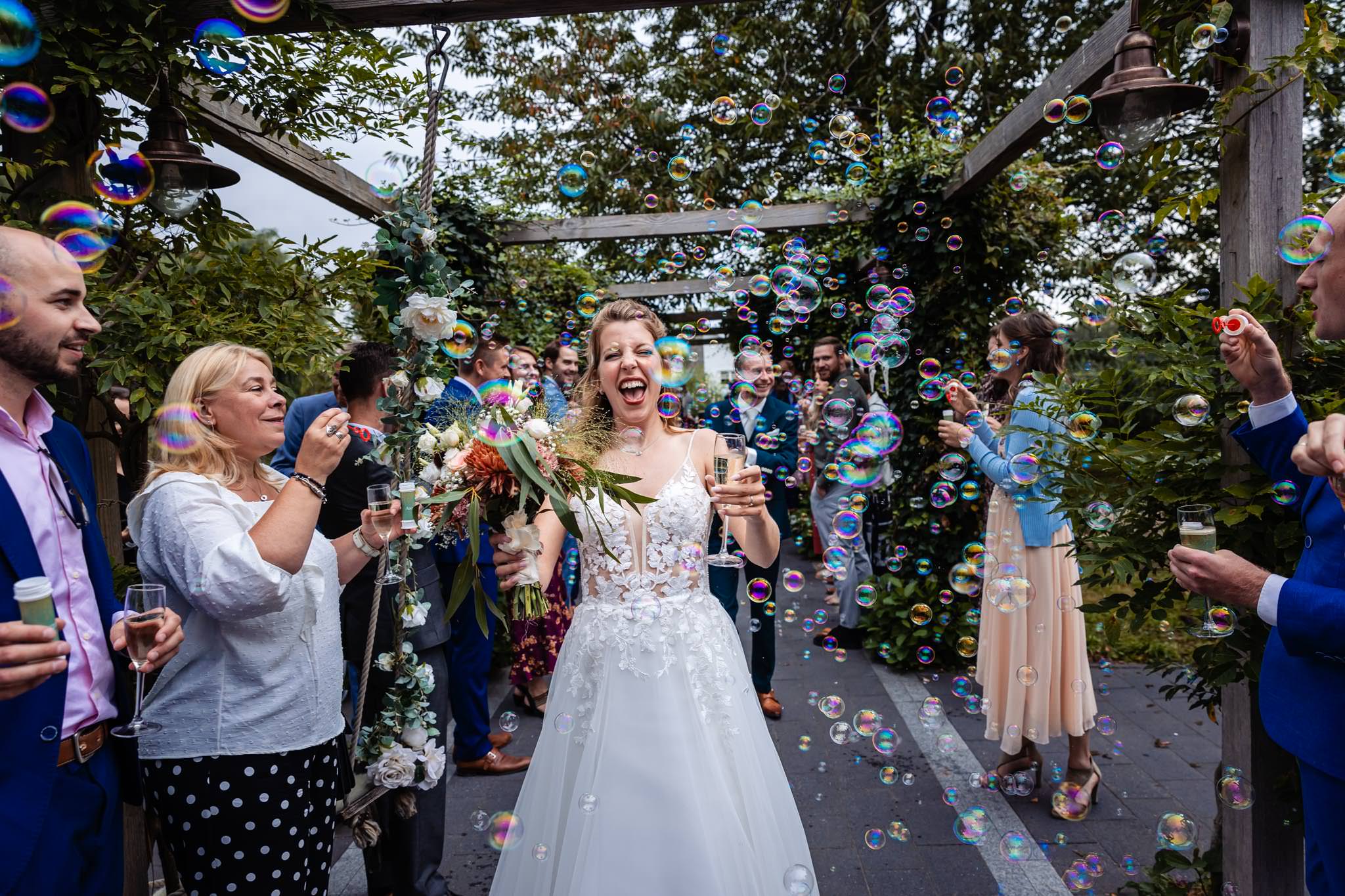 Trouwfotograaf-Bergershoek-bruiloft-fotograaf-trouwfotograaf-trouwfotografie-doetinchem-trouwjurk-trouwfoto-Maassluis-trouwen-fotograaf