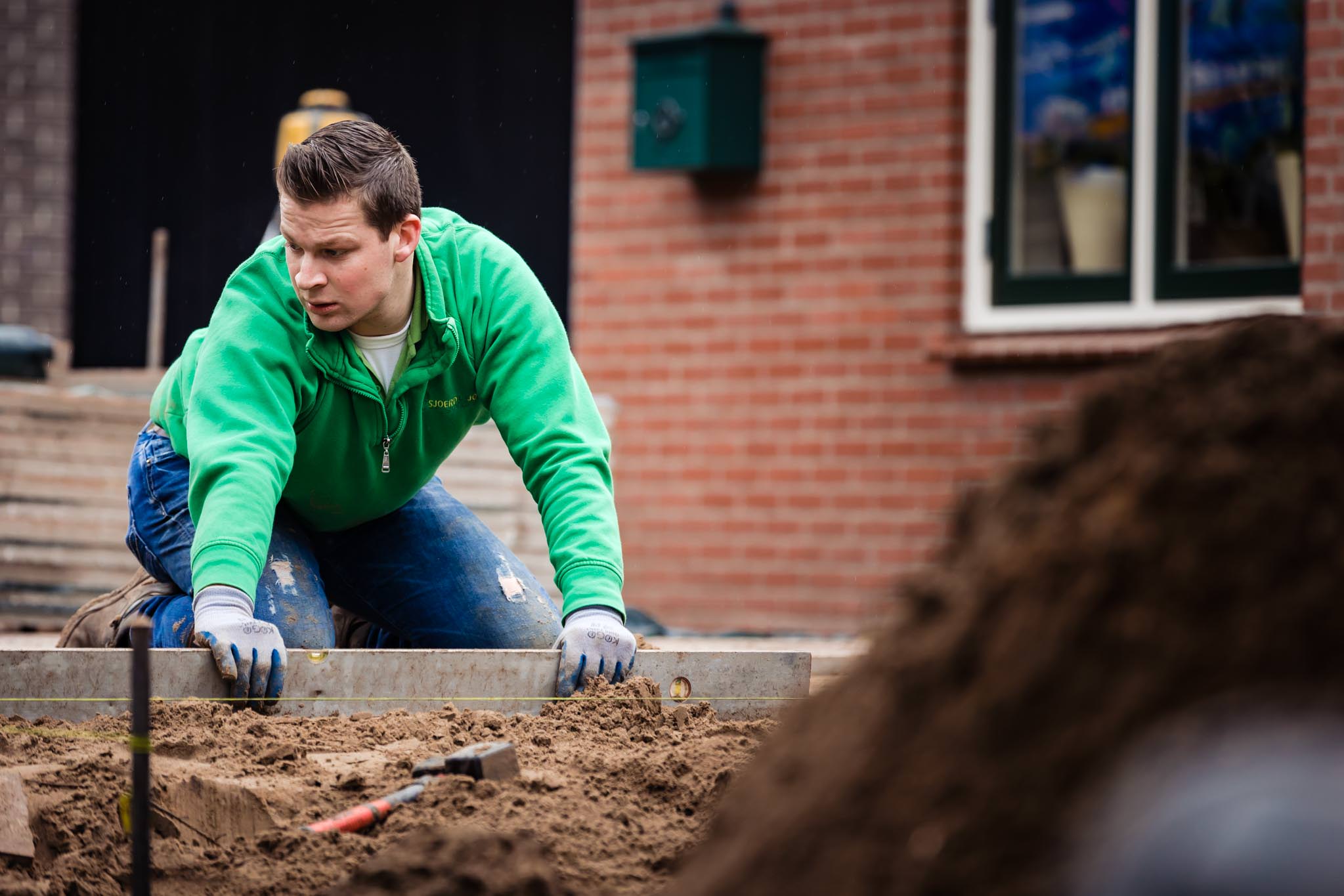 Bedrijfsfotograaf van Sjoerd de Jong Hovenier in Silvolde voor Grondwerkzaamheden met een graafmachine in de Achterhoek bij doetinchem