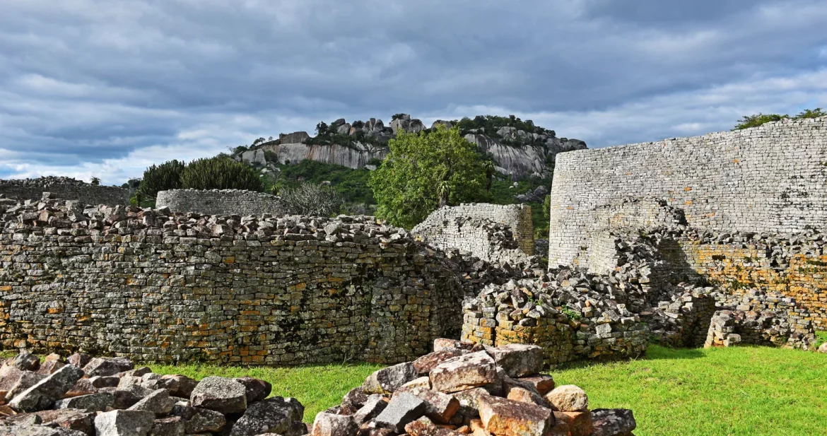 Ruins-Great-Zimbabwe-palace