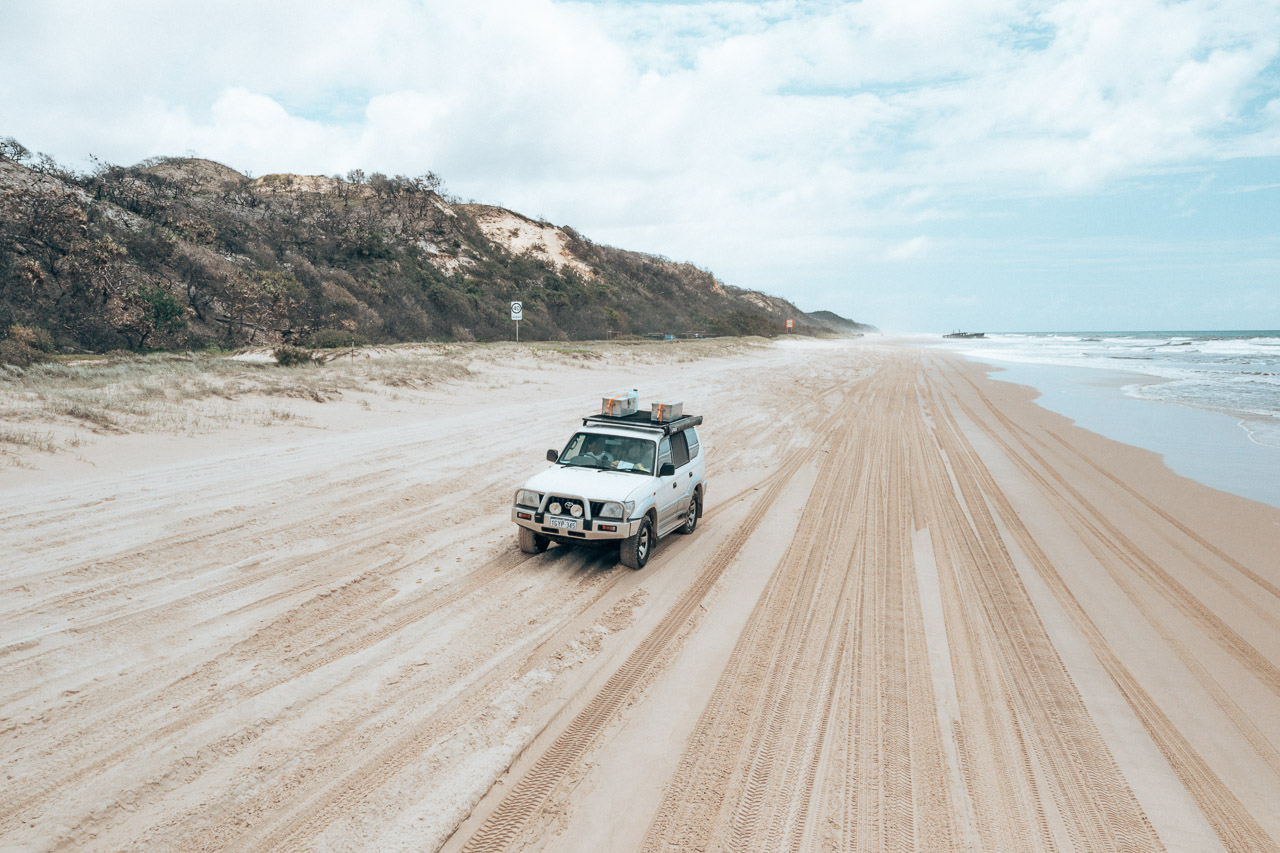 4WD on Fraser Island