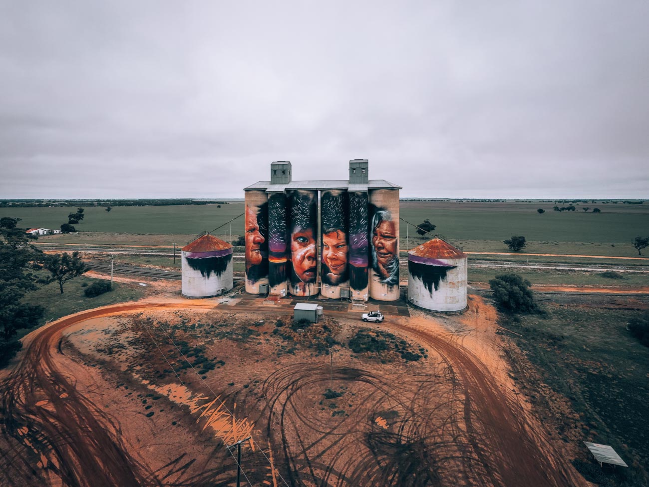 GrainSheep silo Art