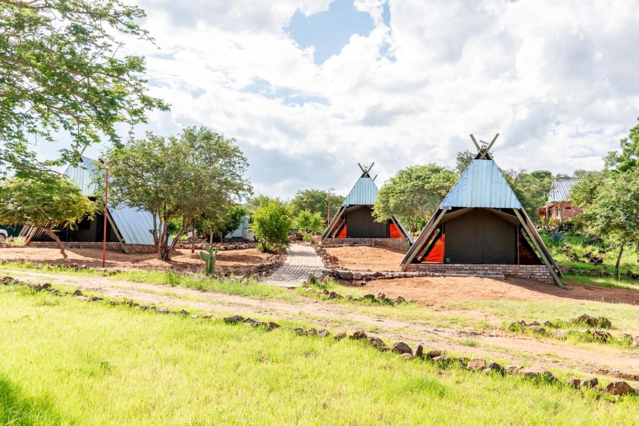 Tana Safaris Bush Camp