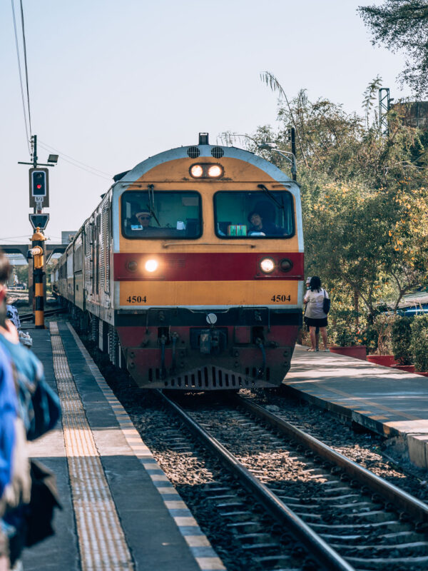 Thailand - Ayutthaya - Trainstation6- BLOGPOST HQ