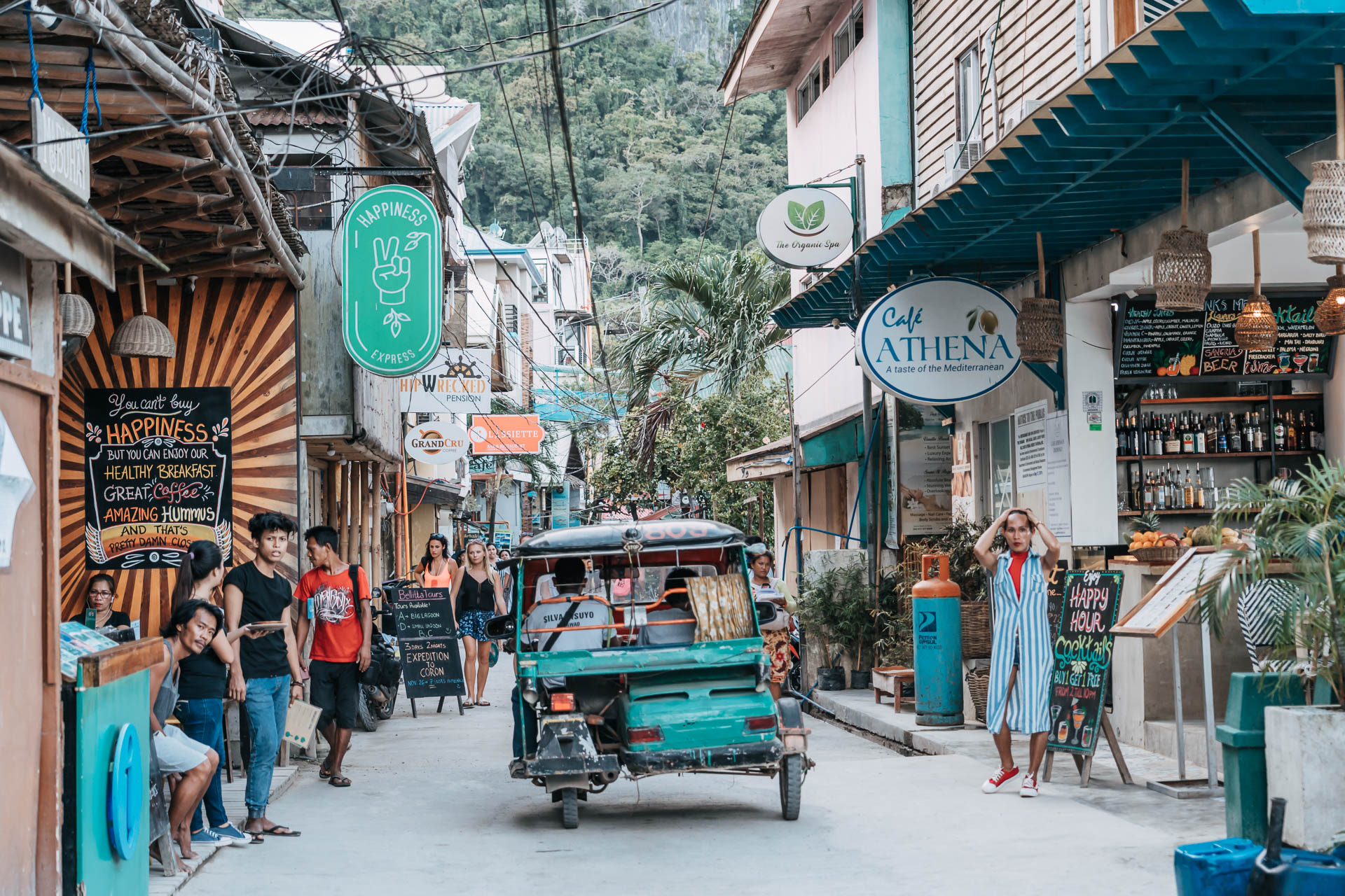 Tuktuk in El Nido - BLOGPOST HQ