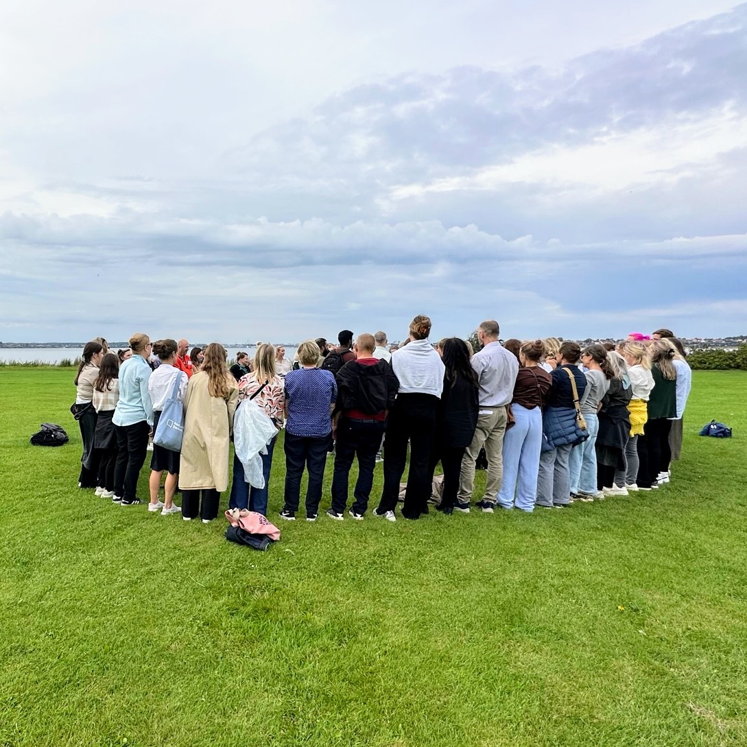 Team in samhørighed og sammenhold i naturen