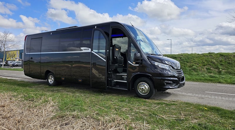Minibus 31 persons Minibus 31 persons