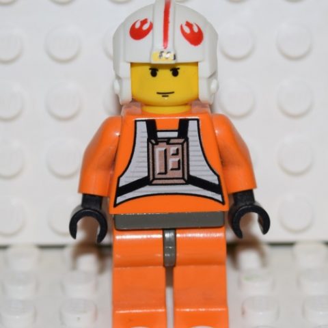 Sw0019 Luke Skywalker with Dark Gray Hips (Pilot)