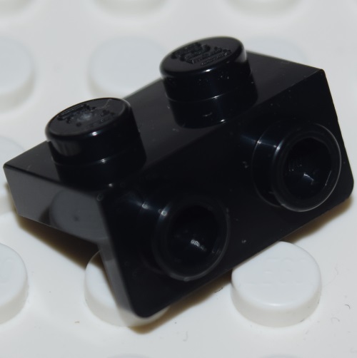 6016172 Angular Plate 1,5 Top 1X2 1/2 (99781) Black Minifigur.se