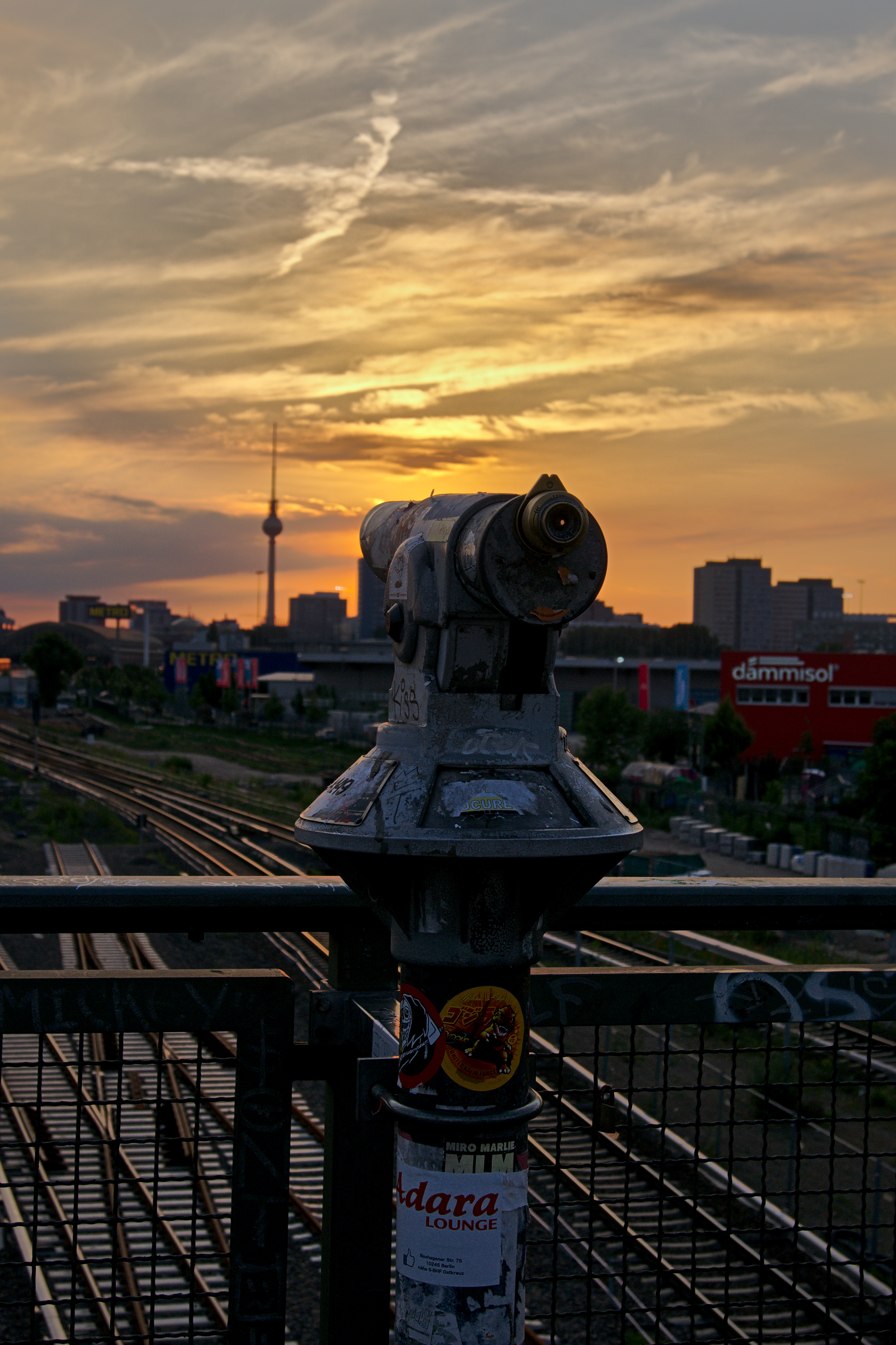 freundlich ist Berlin Friedrichshain Blick zum Fernsehturm