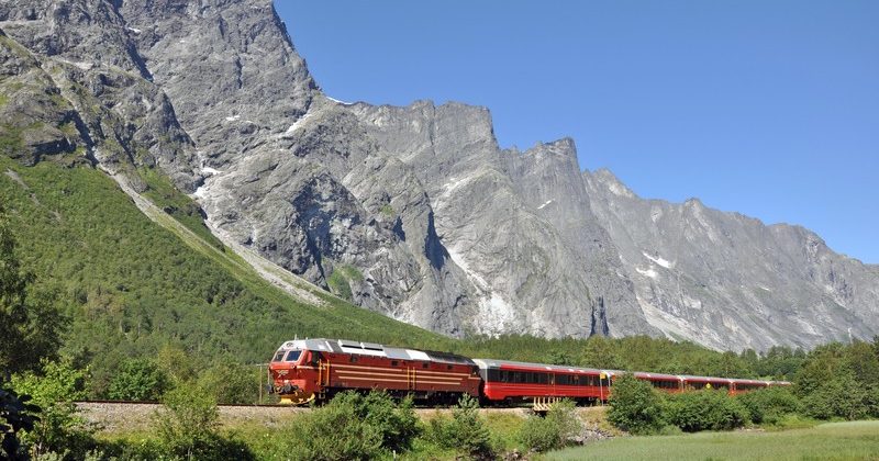 Bahnfahren in Norwegen Raumabahnen Trollveggen