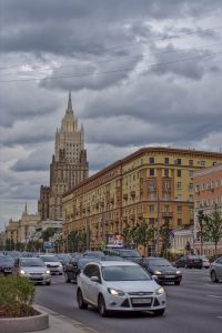 Strassen in Moskau mit Blick auf das Aussenministerium