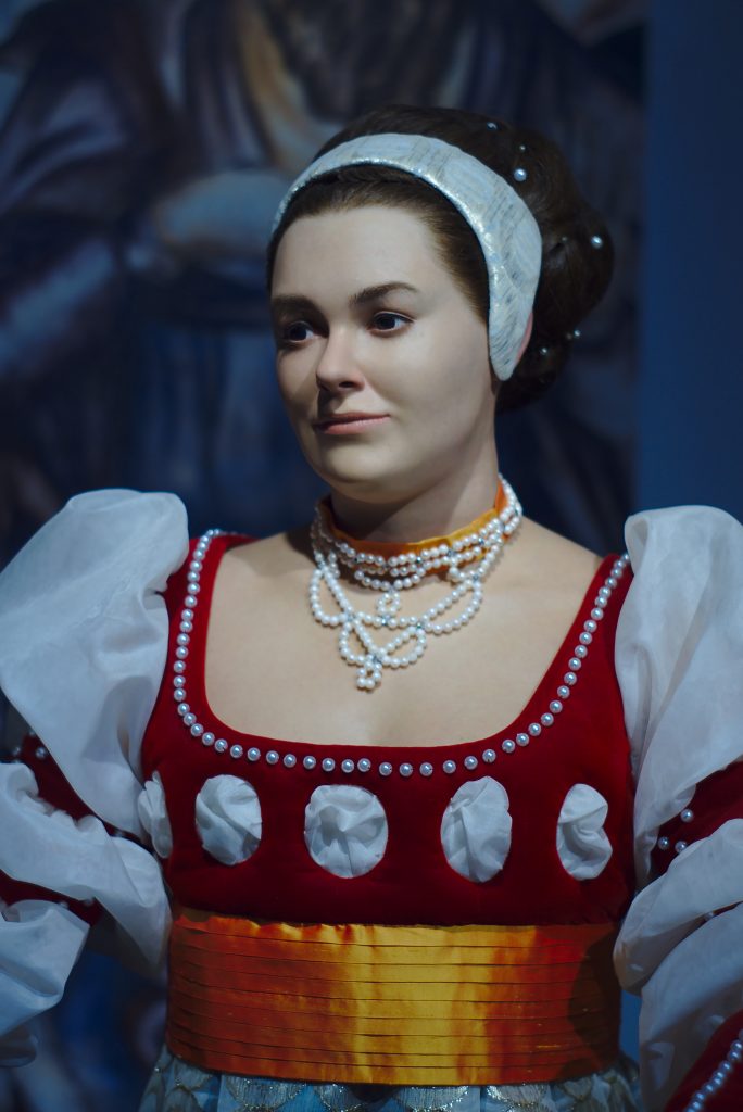 Stiefschwester Dora austtelung drei haselnüsse für aschenbrödel