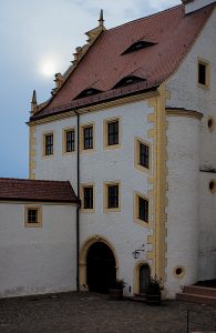 Eingnag zum Teil des Schlosses wo das Gefangenenlager war