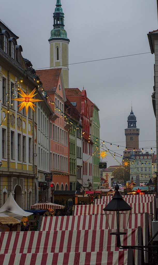 schlesischer christkindelmarkt zu görlitz, buden brüderstrasse