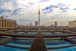 Fernsehturm Berlin, Blick vom Humboldtforum