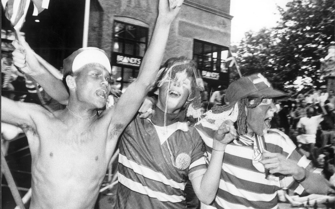 Kom til fodbold-EM i Odense – usete optagelser med den fynske trænerlegende Richard Møller Nielsen