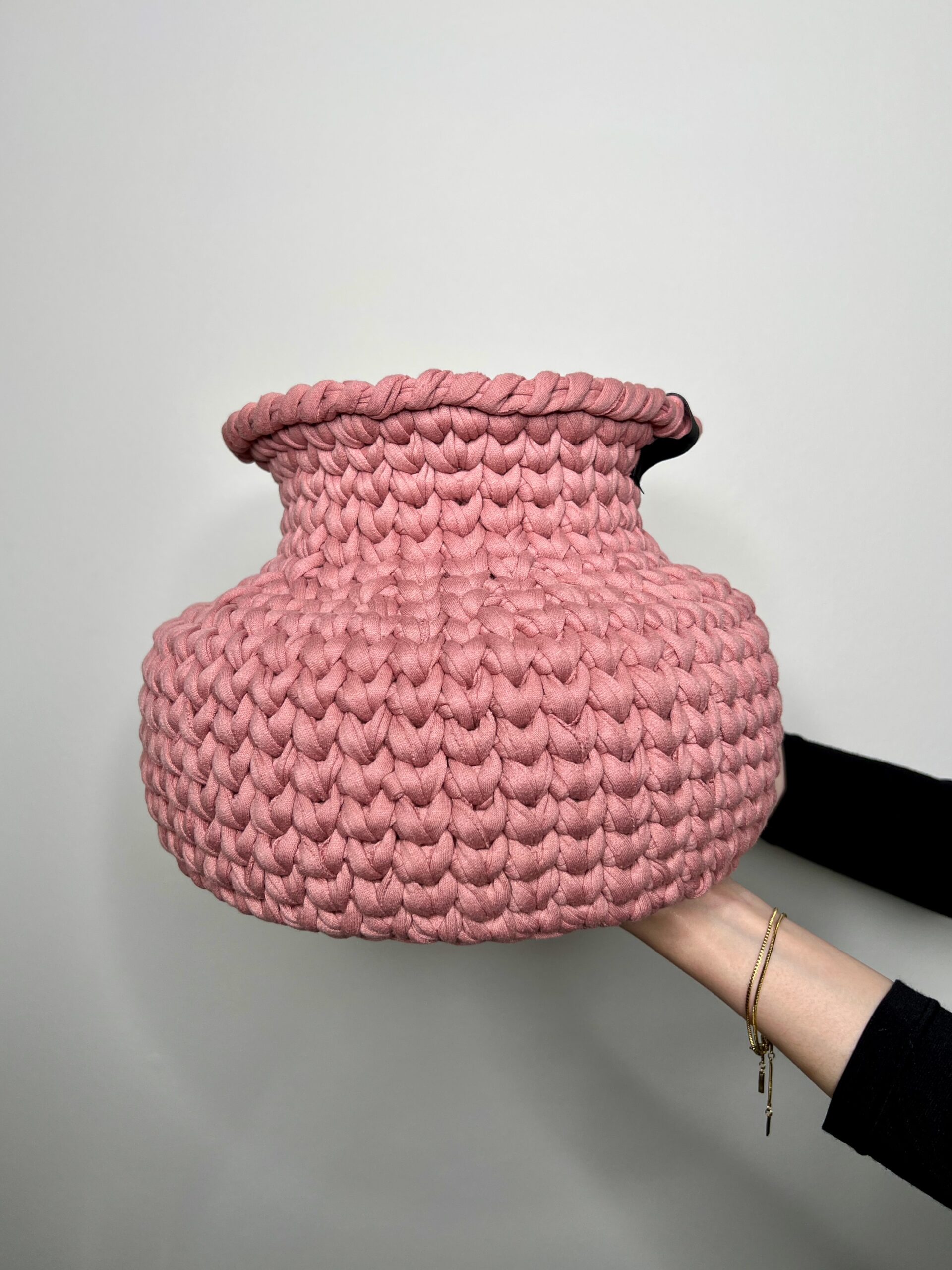 Ume I Medium Crochet Vase - Dusty Rose