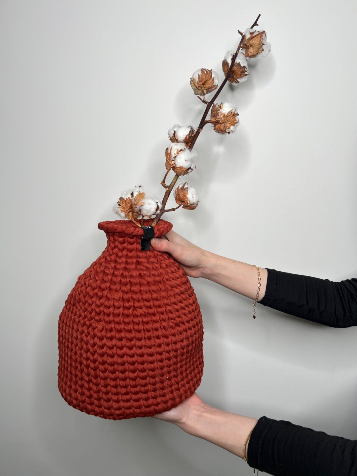 Akane Medium Crochet Vase - Burgundy