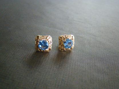 18 kt geel gouden vierkante oorstekers design vierkant blauwe topaas