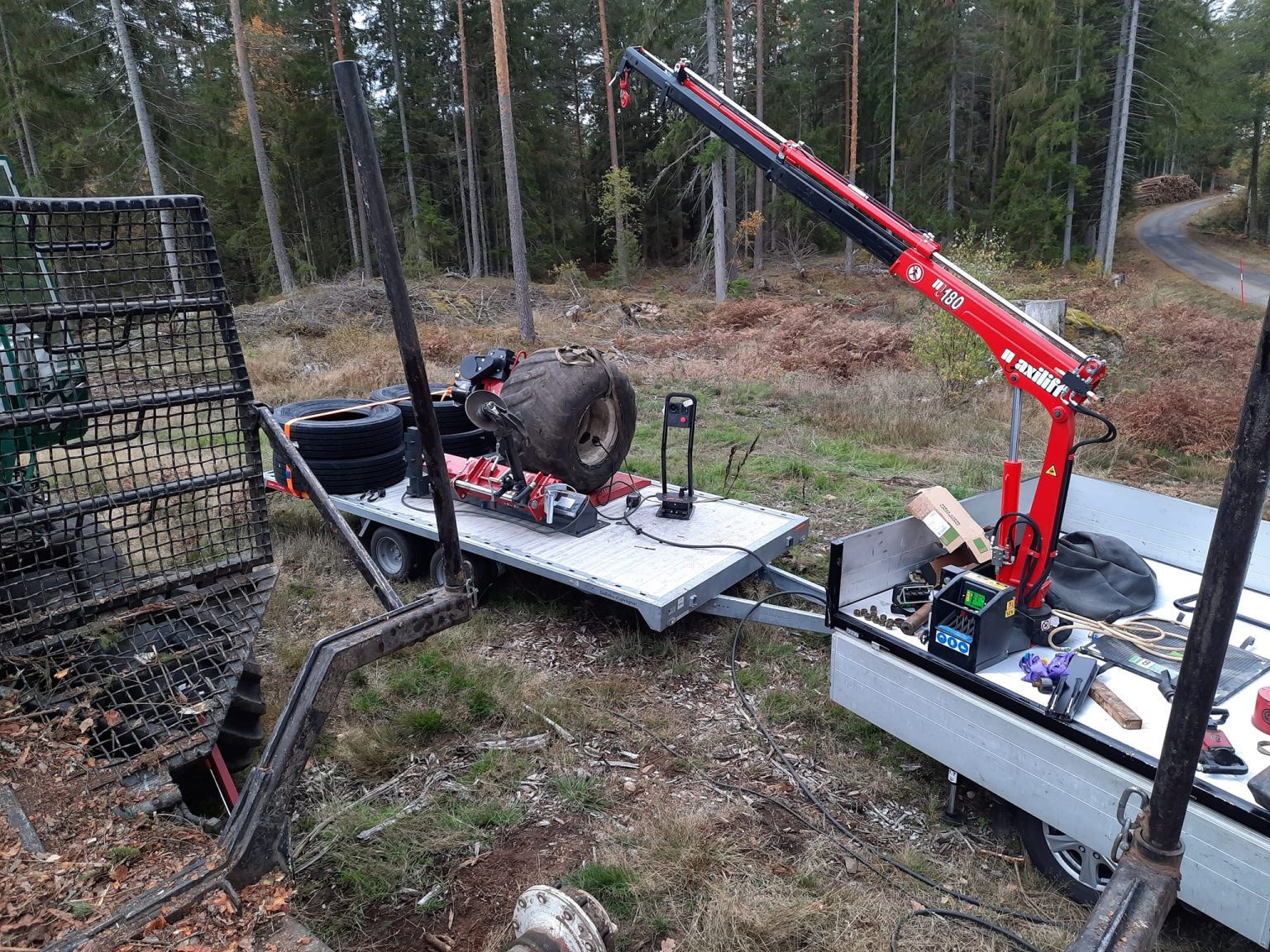 Mobil däckservice i skogen