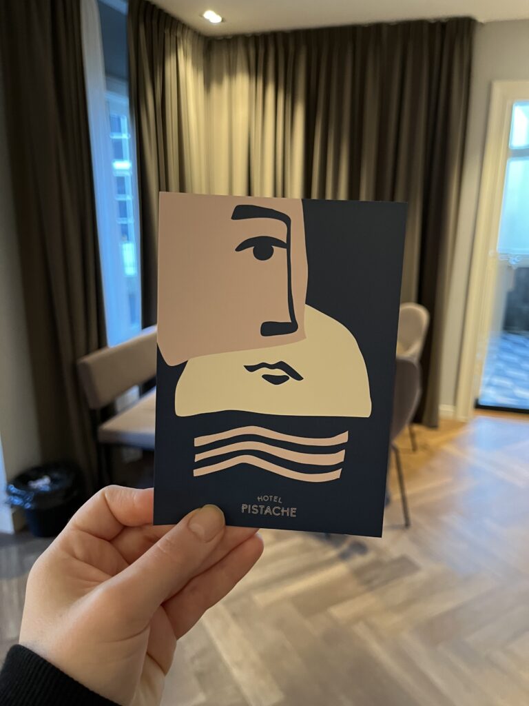 Na 1,5 jaar weer in NL - een review Hotel Pistache in Den Haag