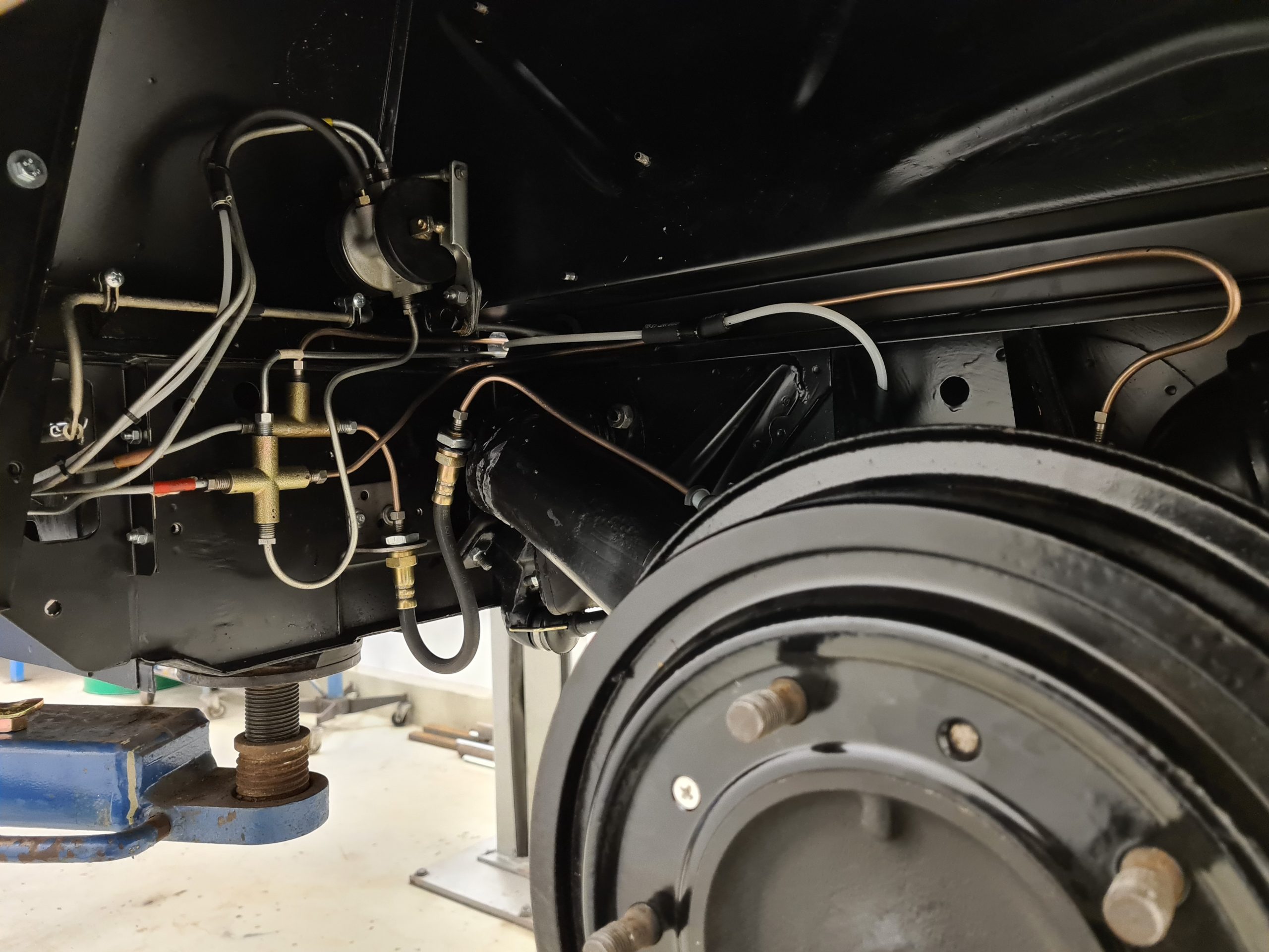 modevelopments classic car renovation paint interior veteranbil renovering lackering inredning citroen ds