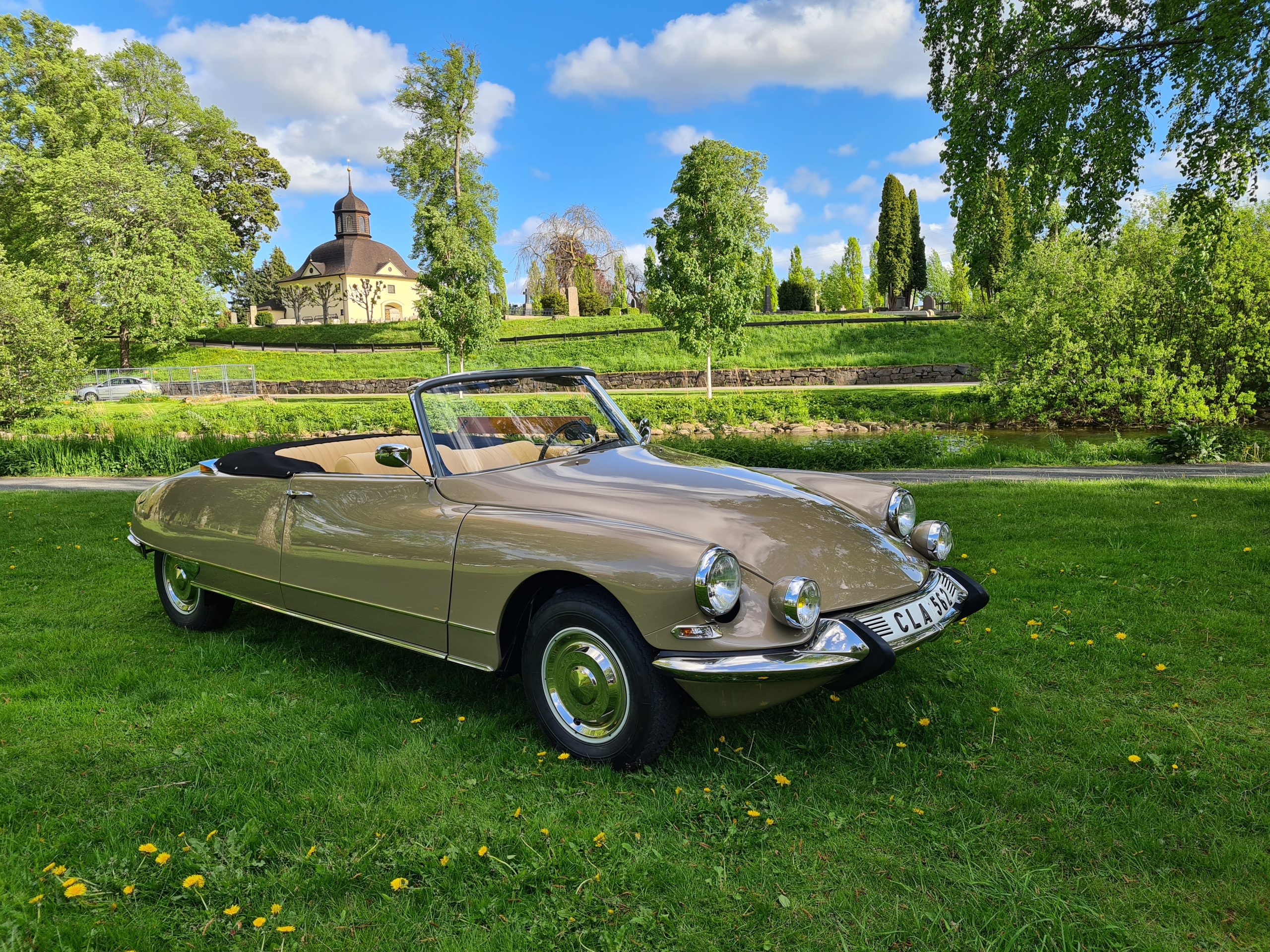 restoration of a citroen ds convertible