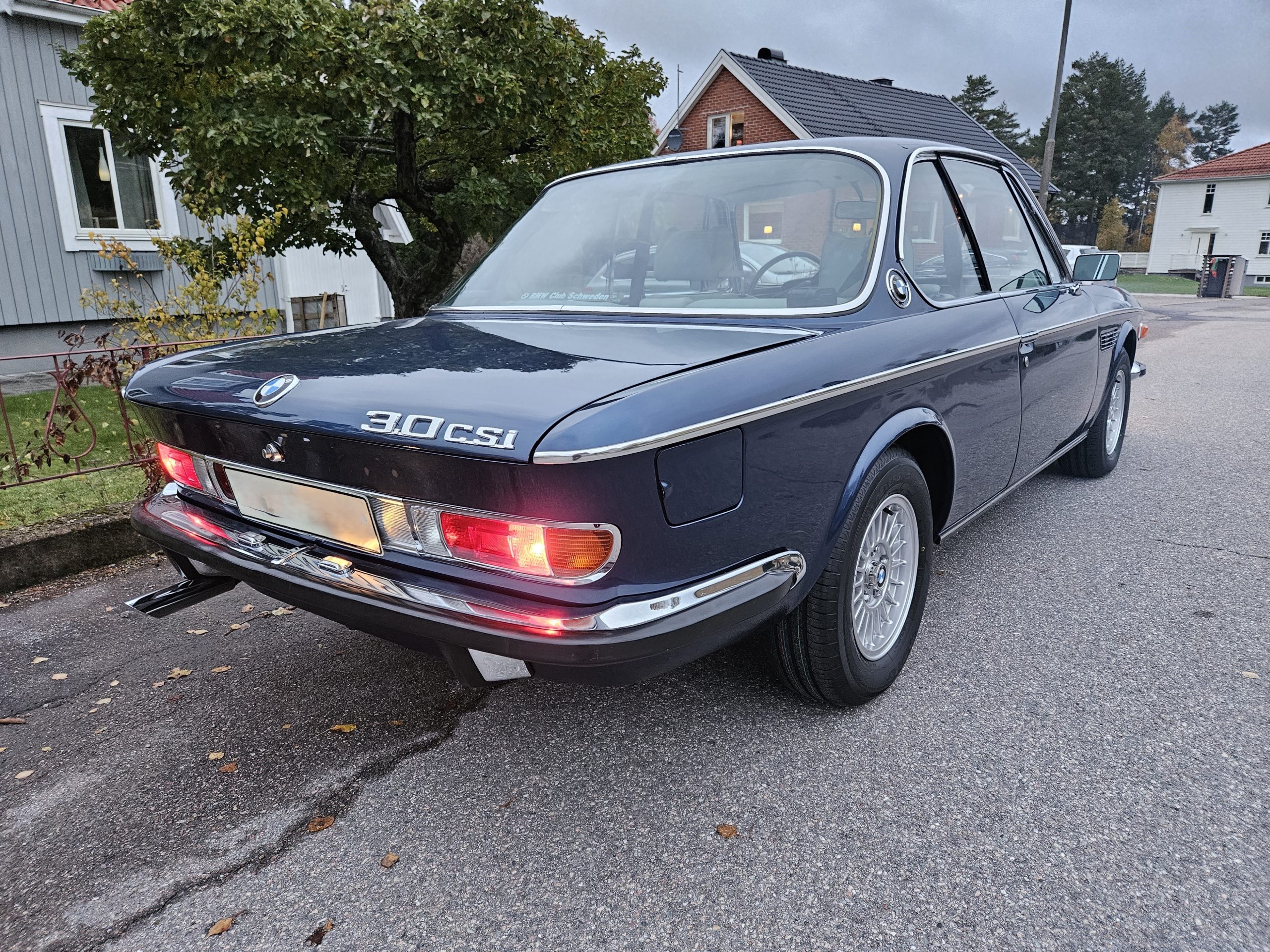 modevelopments classic car renovation paint interior veteranbil renovering lackering inredning bmw csi