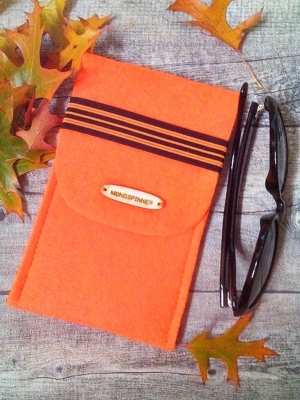 Brillentasche/ Brillenetui/ Filztasche "Max" (orange-schwarz) aus Filz - MONDSPINNE